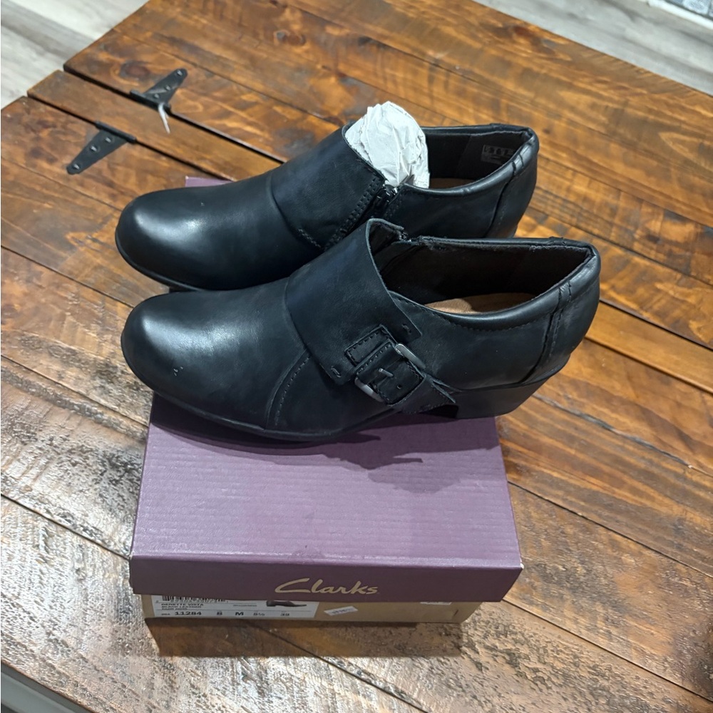 Clarks Black Leather Slip-On Oxfords with Side Buckle - Picture 2 of 8